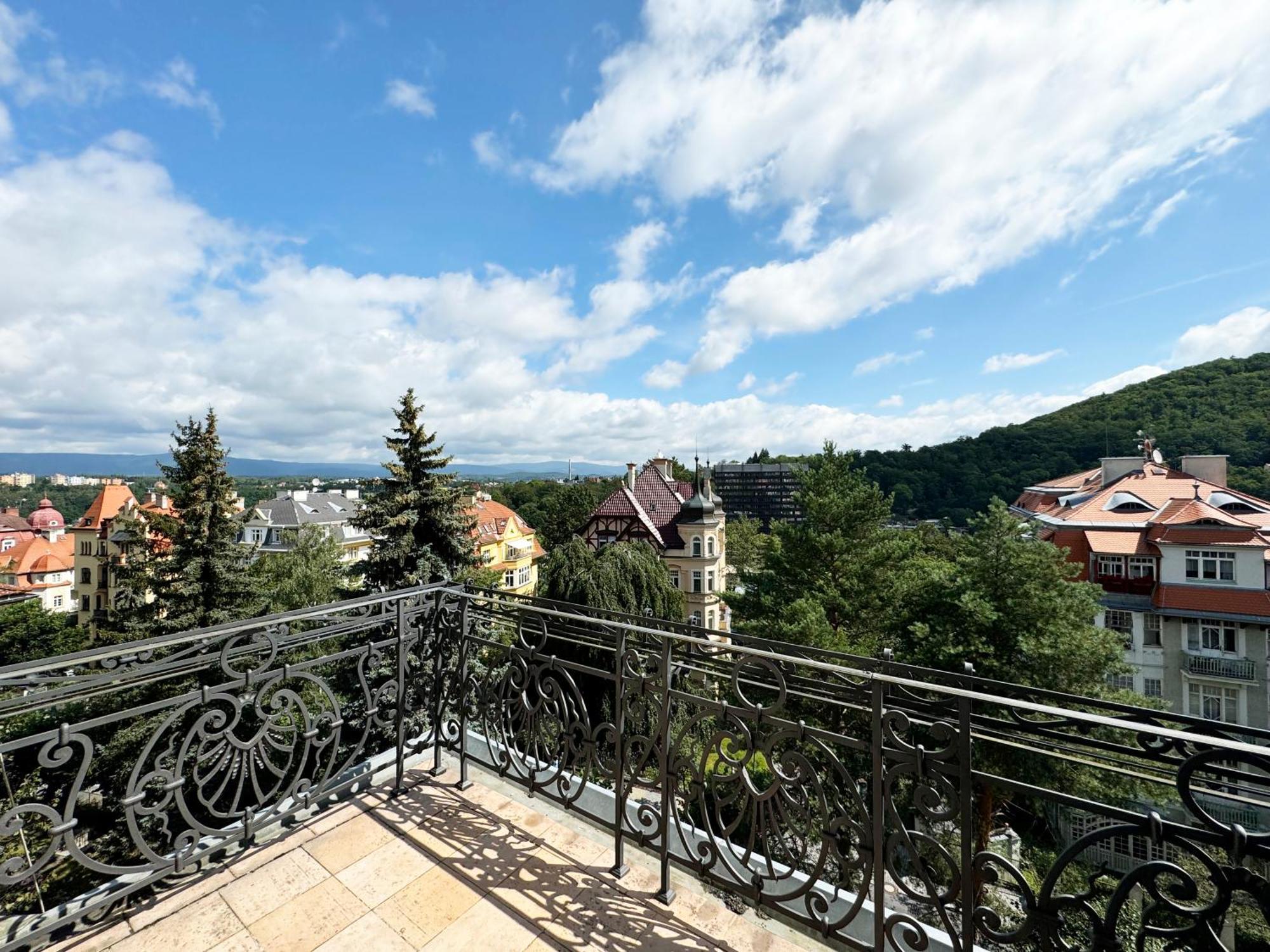 Luxury Apartment Diamond Karlovy Vary Esterno foto